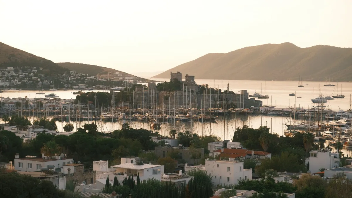 Marina de Bodrum et château Saint-Pierre au coucher du soleil