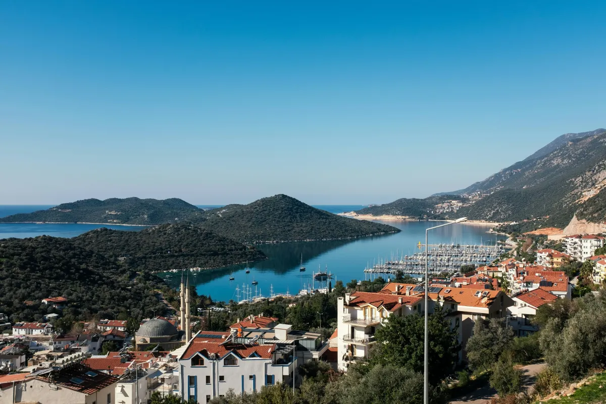 Vue aerienne du port de Kas dans la province d'Antalya