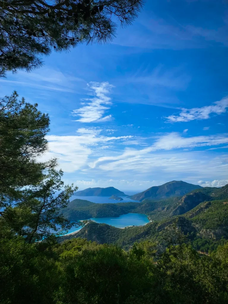 Lagon bleu d'Oludeniz vu d'en haut pres de Fethiye