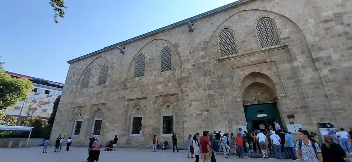 Façade en pierre de la Grande Mosquée Ulu Camii à Bursa