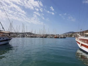 Marina et voiliers de Bodrum sur la côte égéenne