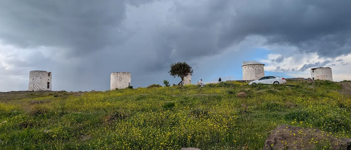Les moulins a vent en pierre sur les hauteurs de Bodrum