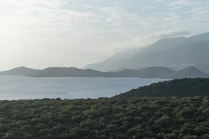 Vue sur la côte lycienne depuis une route entre Bayındır et Kaş en Turquie