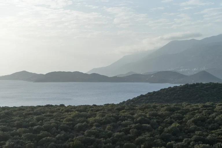 Vue sur la côte lycienne depuis une route entre Bayındır et Kaş en Turquie