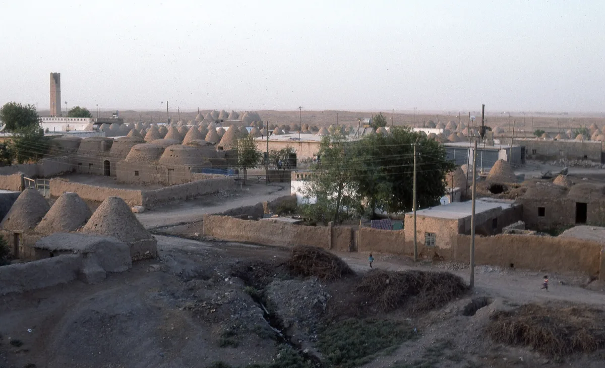 Maisons en ruche de Harran aux toits coniques en terre