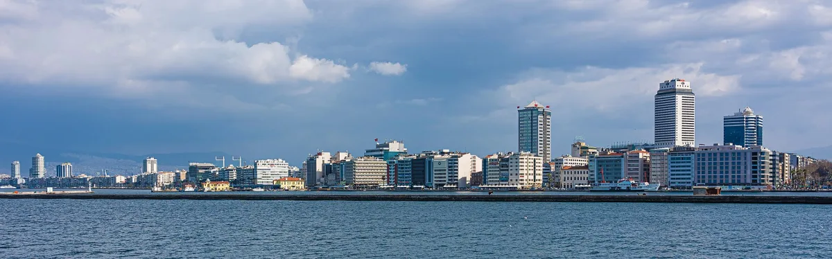 Vue panoramique du quartier d'Alsancak a Izmir