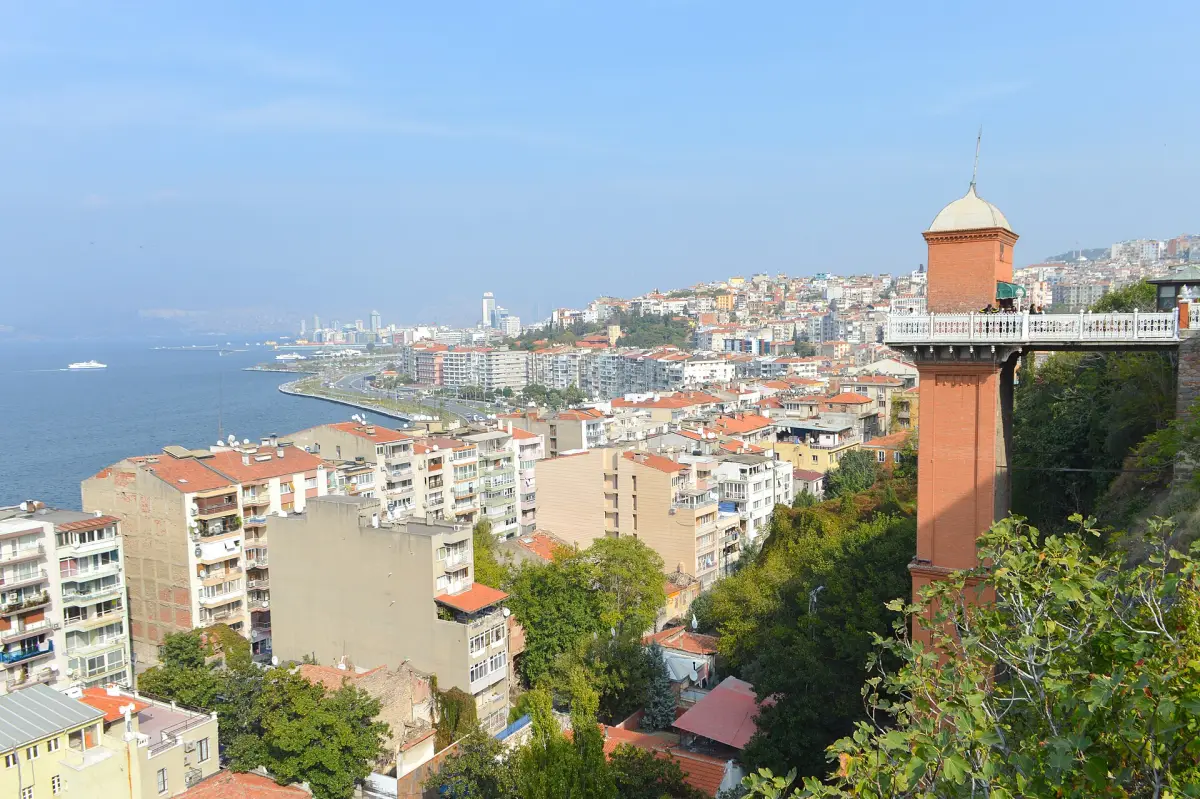 L'ascenseur historique Asansör d'Izmir