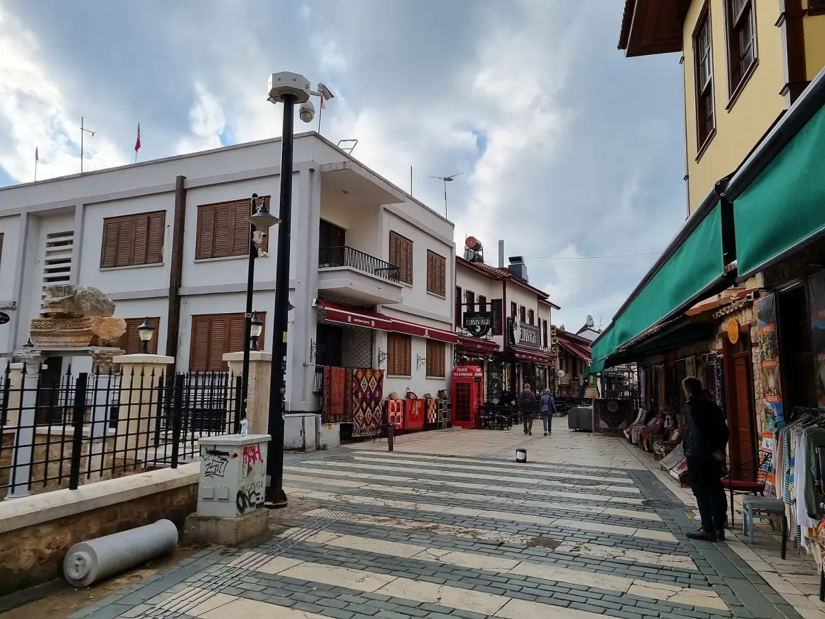 Ruelle de la vieille ville de Kaleiçi à Antalya