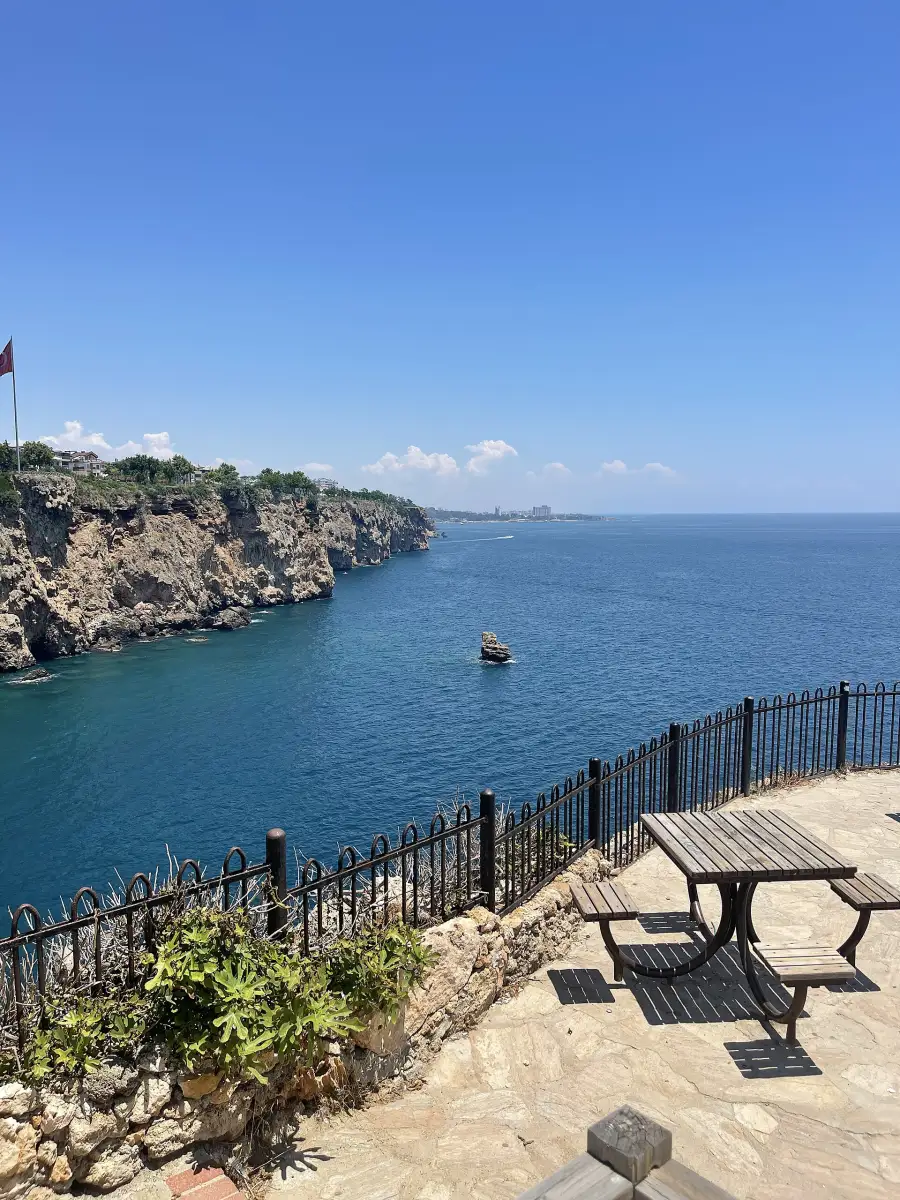 Littoral et falaises de Lara près d'Antalya