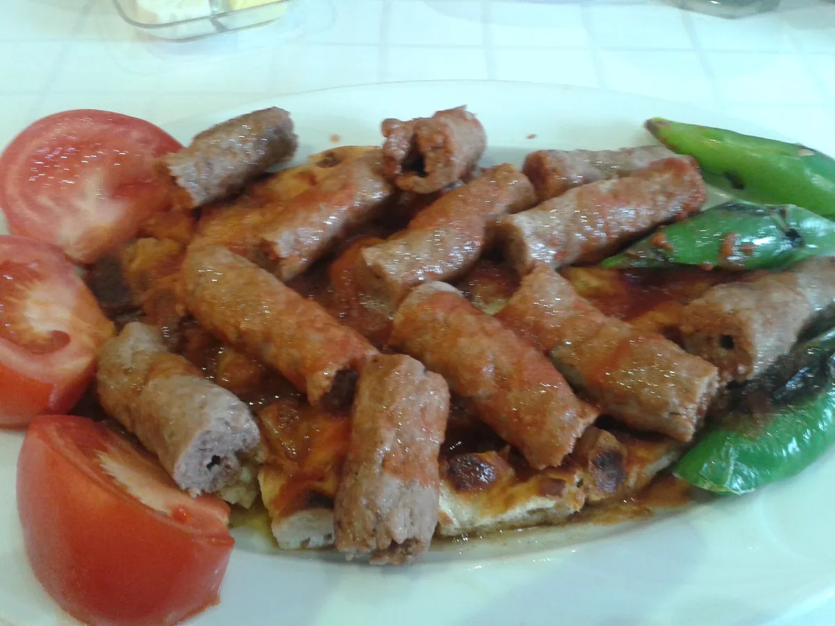 Şiş köfte, boulettes de viande grillées turques