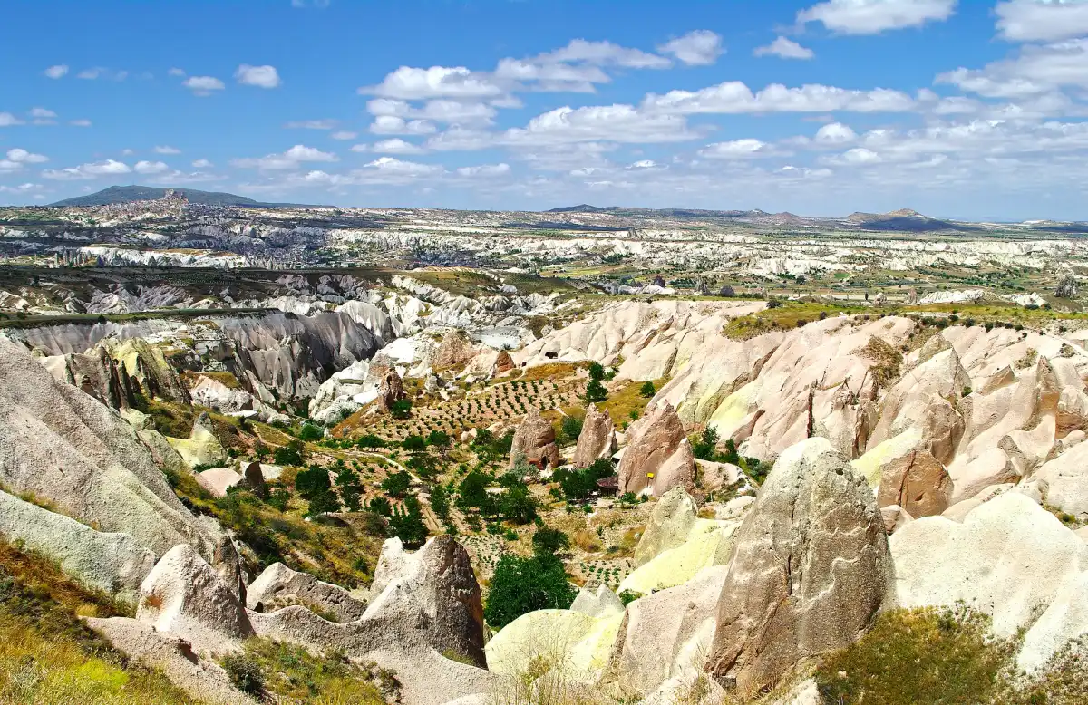 Vallée Rose (Kızılçukur) en Cappadoce, roches roses et ocre
