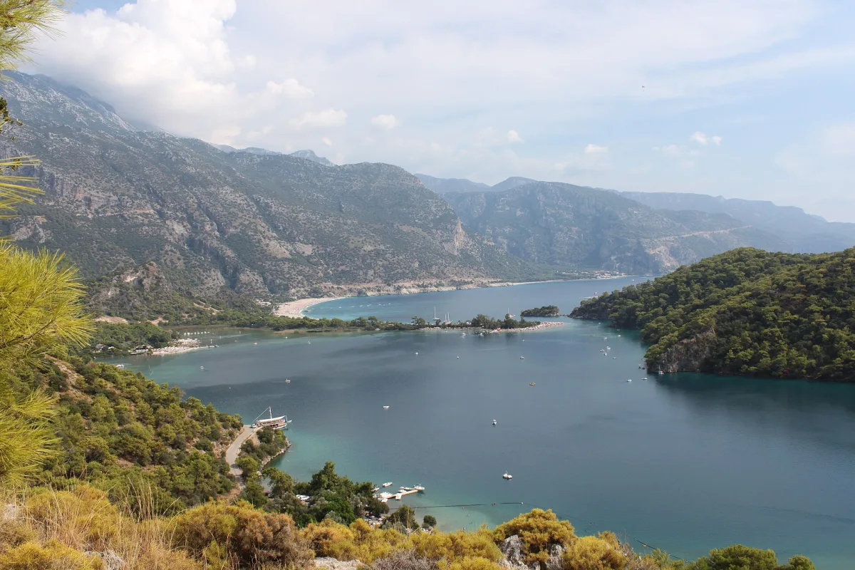 Lagune bleue d'Ölüdeniz et son cordon de sable, près de Fethiye